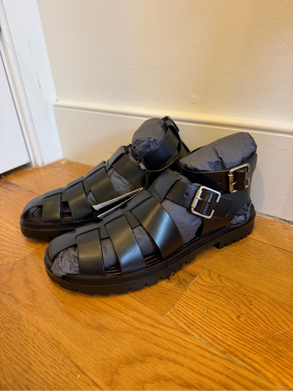 NWT Zara Black Leather Fisherman Sandals with Buckle (women’s size 9)